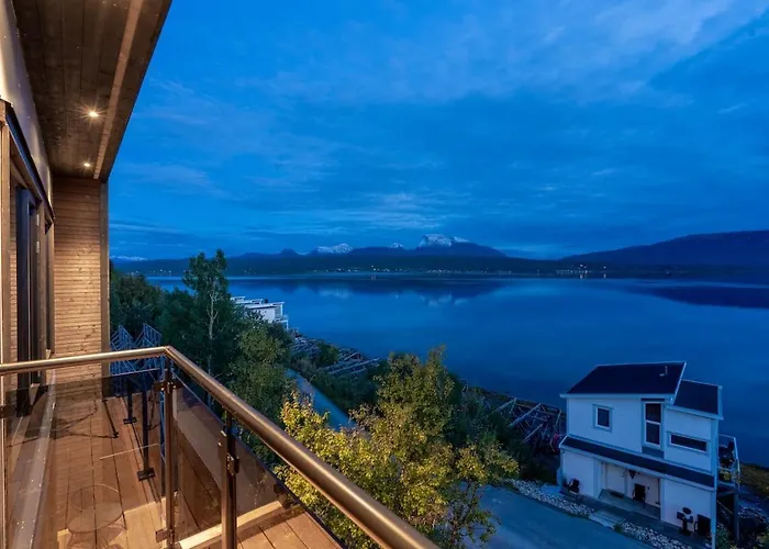 Lägenhet Modern And Luxurious At Malangen Kjerrvika